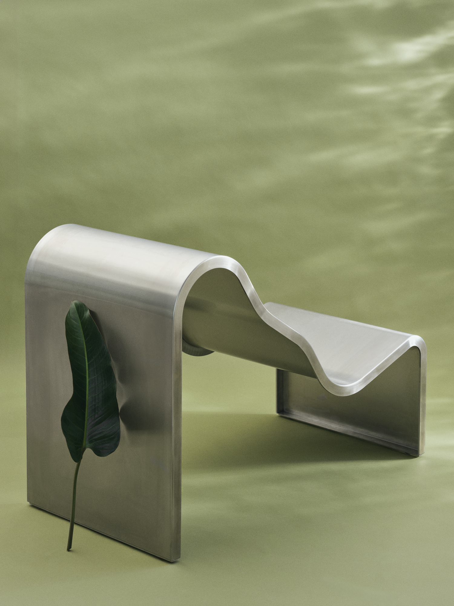 Dream View Bench in Aluminum