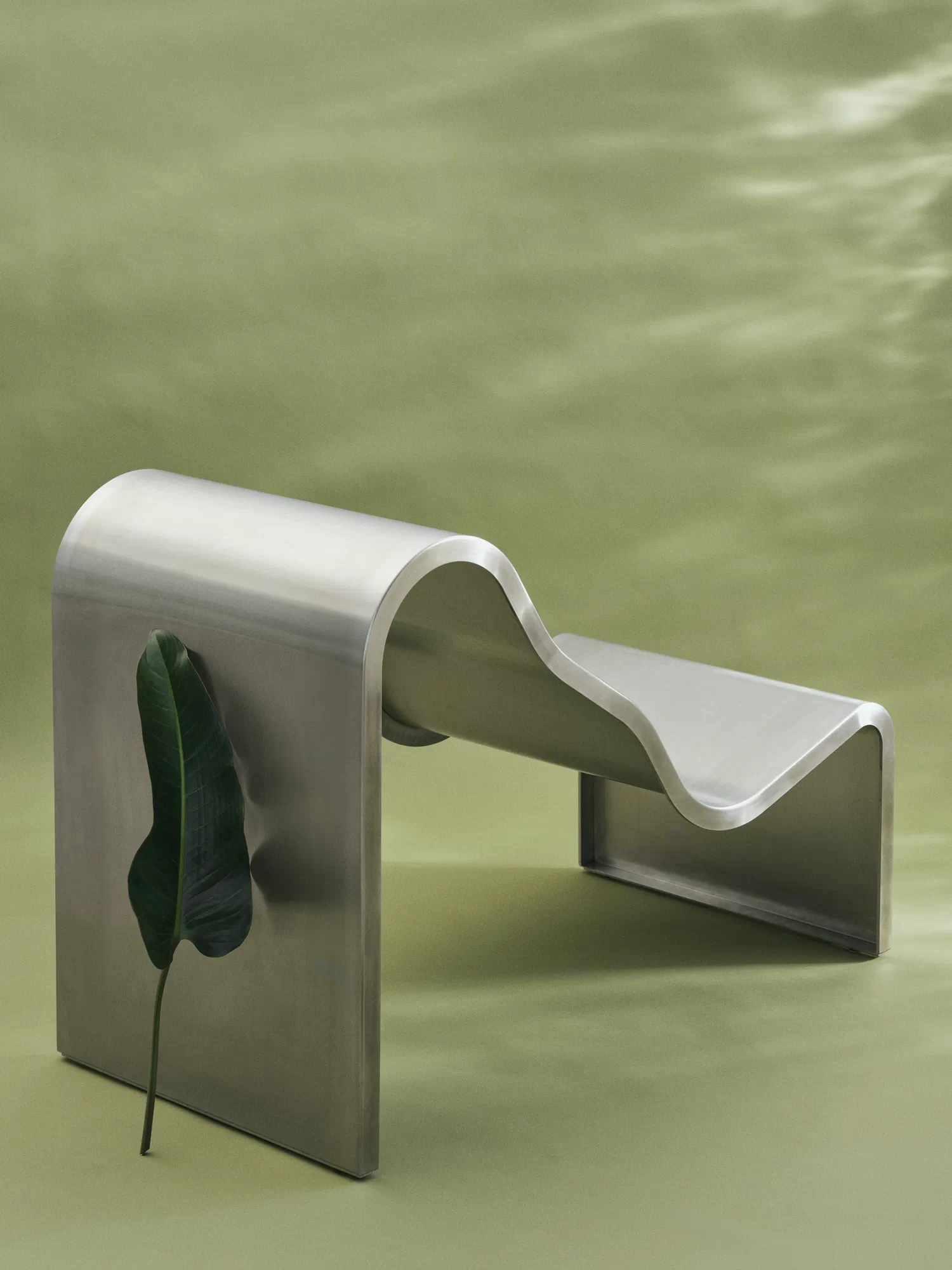 Dream View Bench in Aluminum