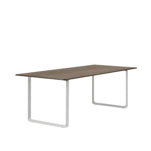 70/70 Table