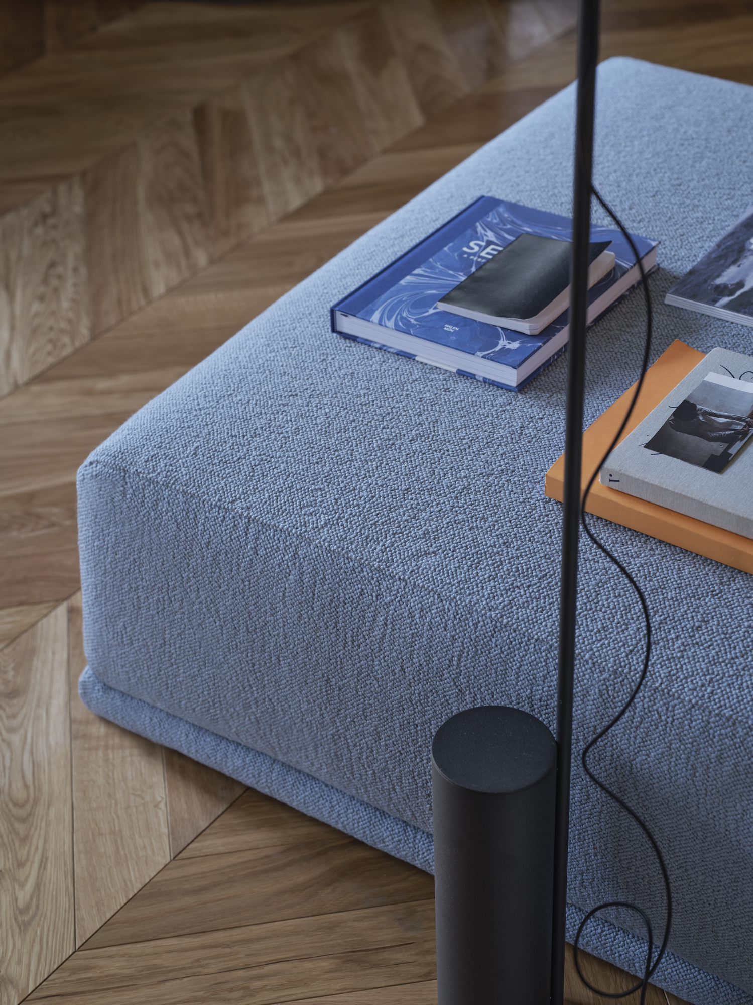 Connect Soft Module I in Hearth 012 - Post Floor Lamp in Black