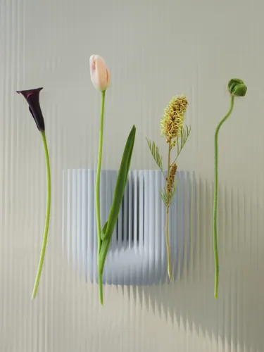 Kink Vase in Light Blue
