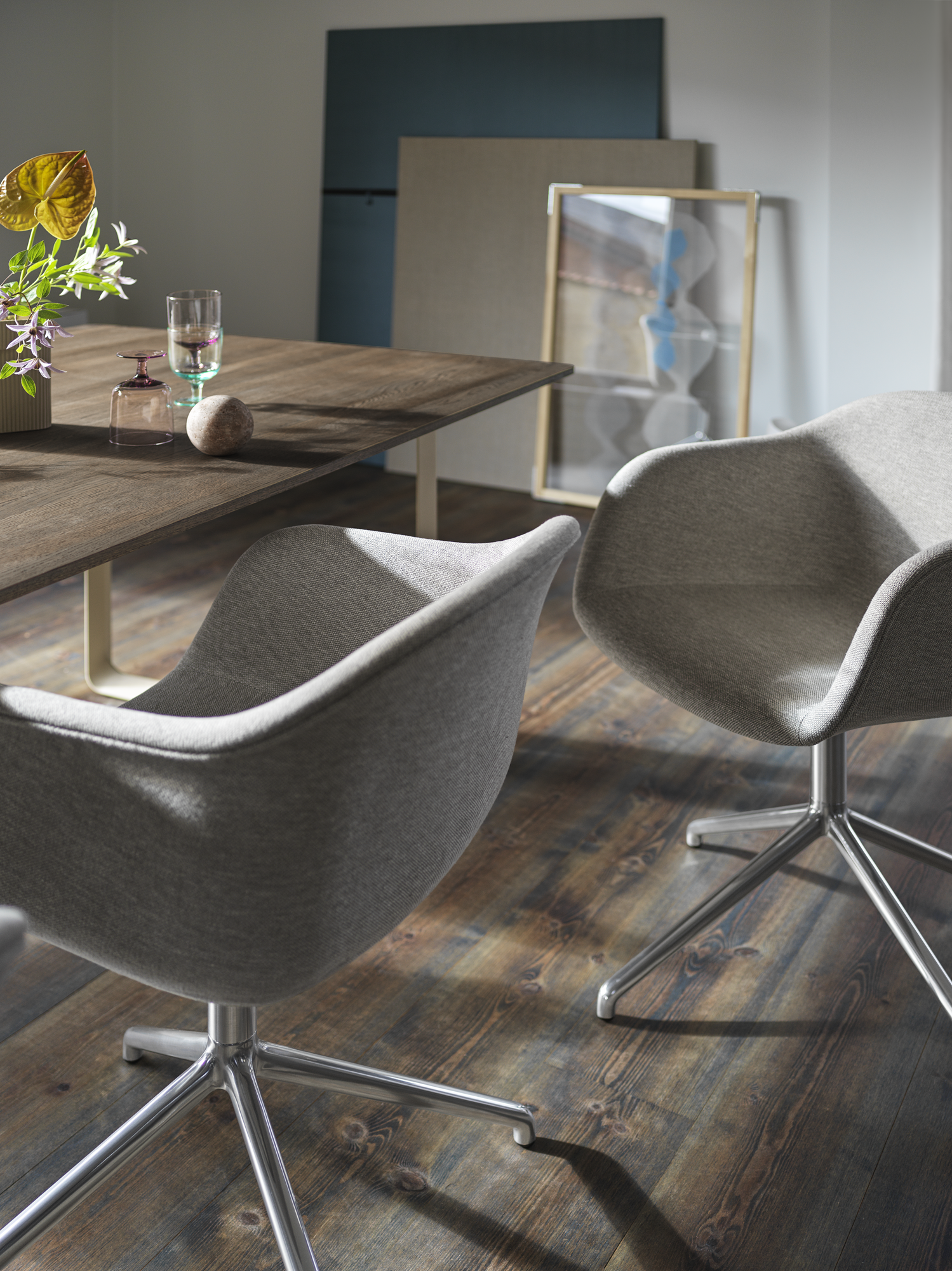 70/70 Smoked Oak/Sand, Fiber Armchair Swivel Chrome/Clay 12