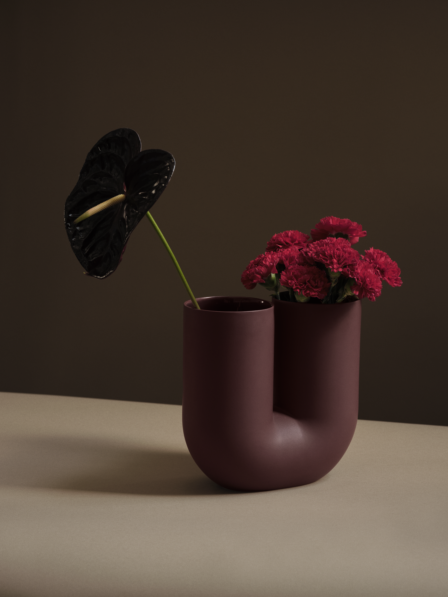 Kink Vase in Deep Red