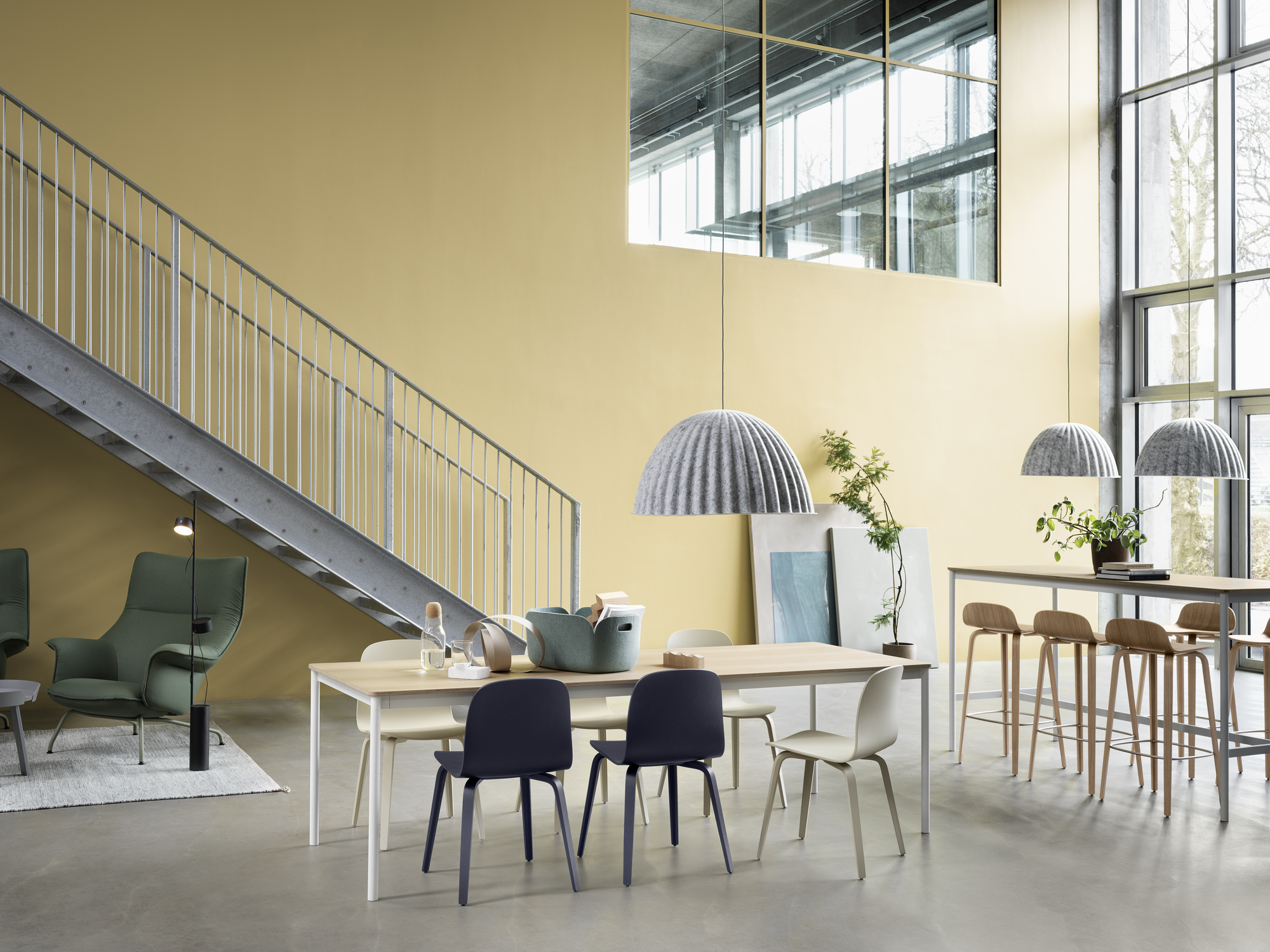 Doze Lounge Chair - Forest Nap 952, Post Floor Lamp - Black, Around Coffe Table - Grey, Base Table &Base High Table - Oak/White, Visu Chair - Midnight Blue & Sand, Under The Bell Pendant Lamp - Grey Melange, Vise Bar Stool - Oak, Restore Basket - Dusty Green, Corke Carafe & Glasses - Clear