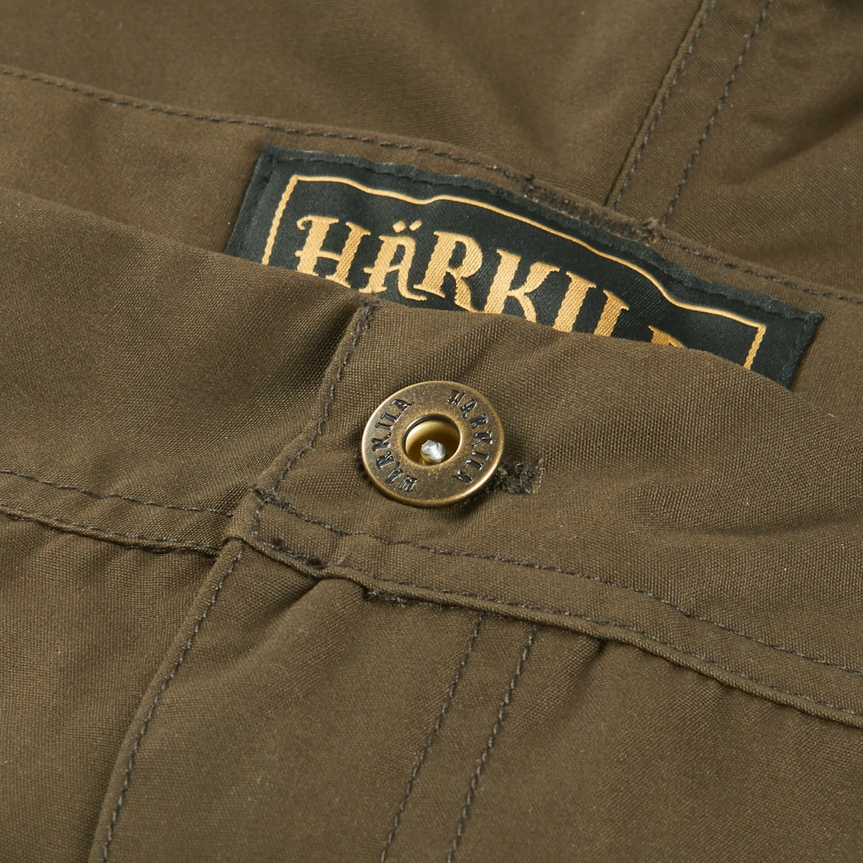 Pantaloni scurți cerati