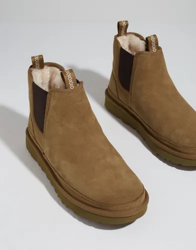 UGG Neumel Chelsea boots i beige med resårsidor