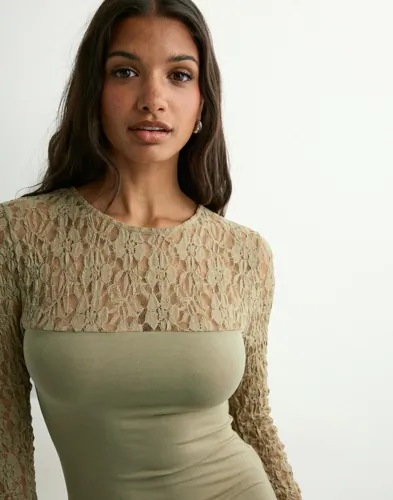 Nelly Lace Blocking Top toppar dam – bild 3