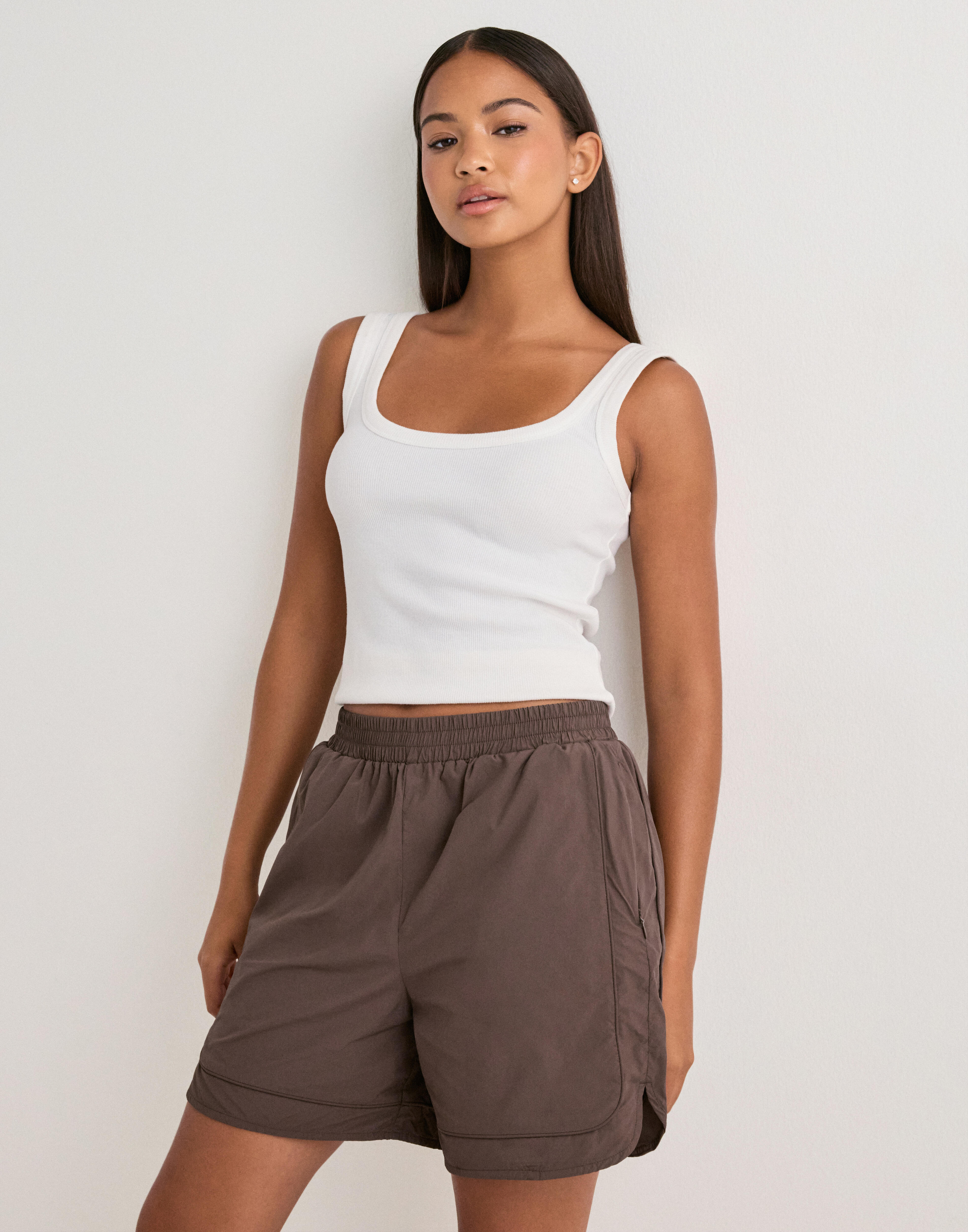 パンツ NELLY WINDBREAKER SHORTS Shorts – Trendy & Stylish Picks | Shop online at Nelly