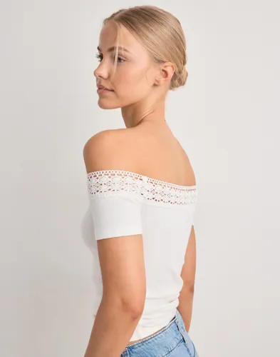 Nelly Crochet Shoulder Top toppar dam – bild 3