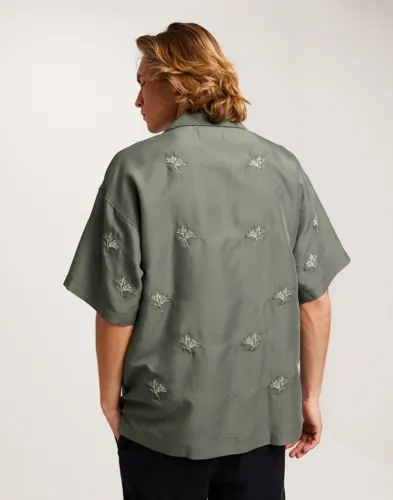 JACK & JONES Jcoembroidery Oversized Resort Shir Mönstrade skjortor herr – bild 2