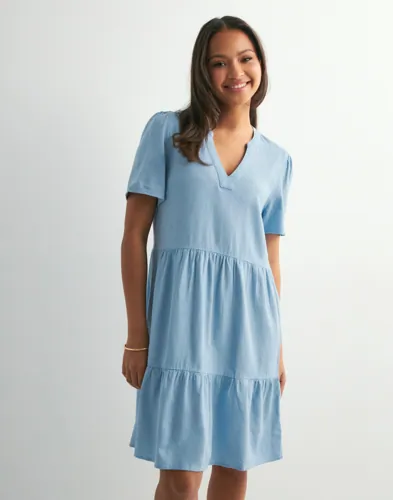 ONLY Onltiri-Caro S/S V-Neck Lin Dress C sommarklänningar dam – bild 2