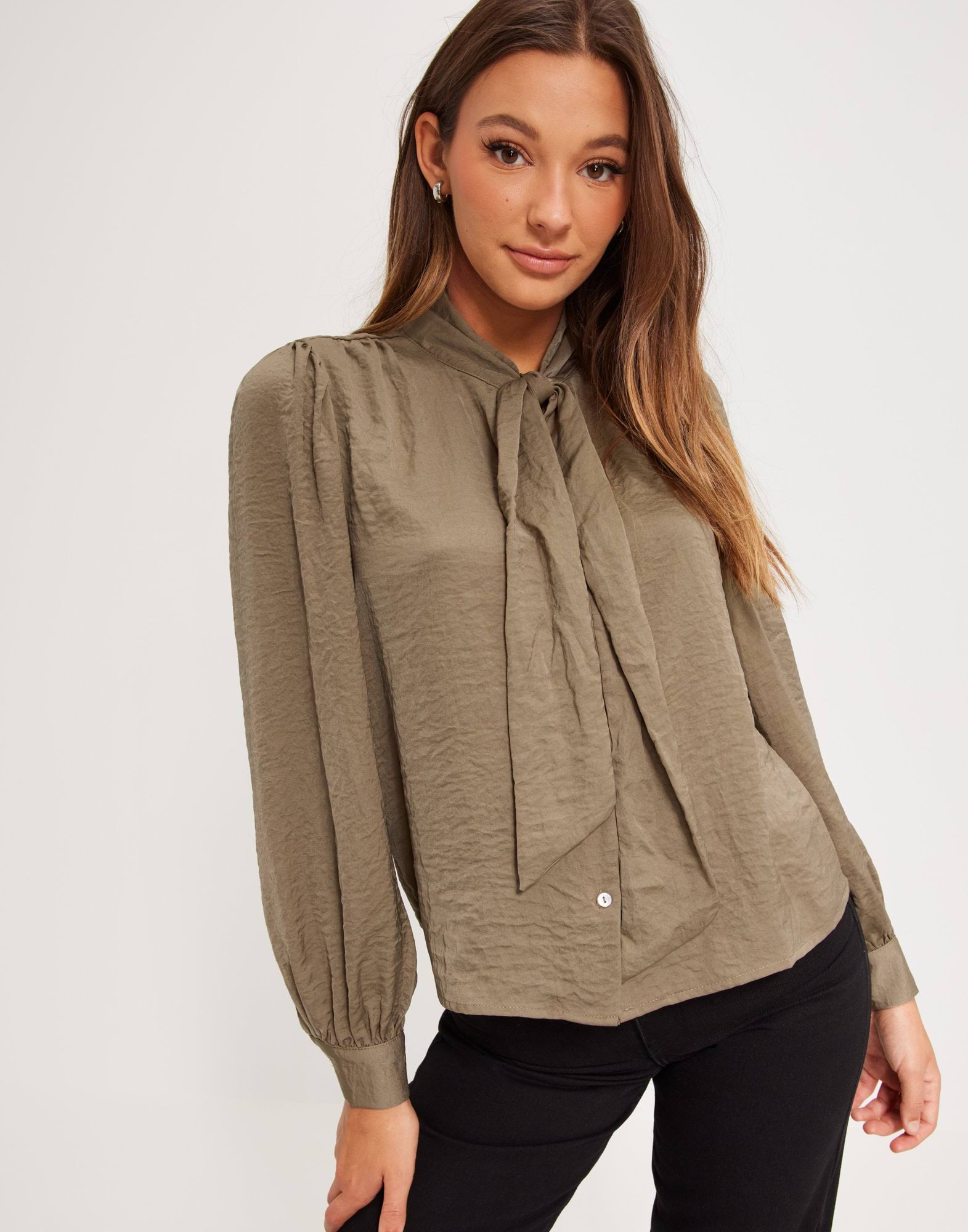 JDYMARNI L/S BOW TOP WVN