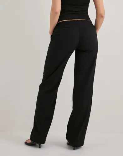 Nelly - Sort - No Waist Relaxed Suit Pants