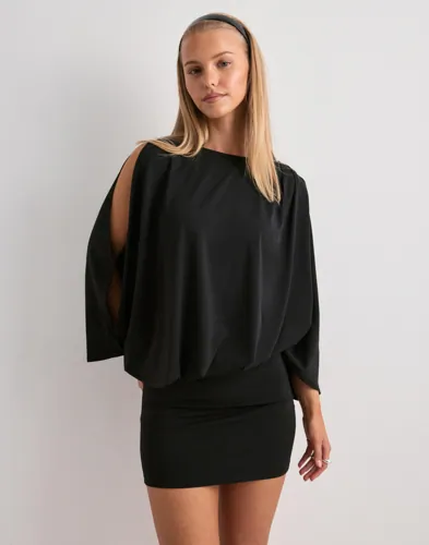 Nelly - Svart - Drapy Slit Dress