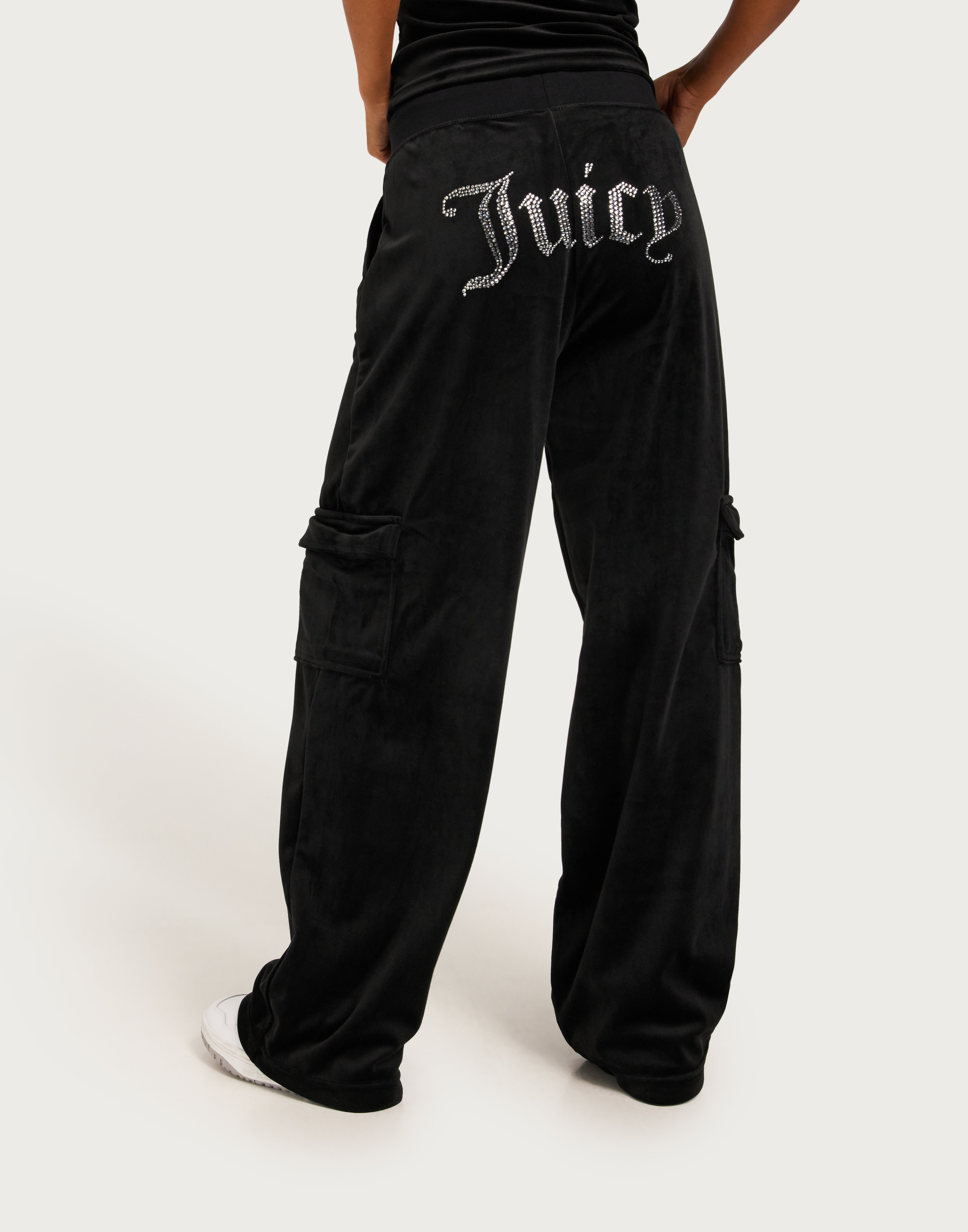 Buy Juicy Couture AUDREE CARGO VELOUR TROUSER - Black | Nelly.com