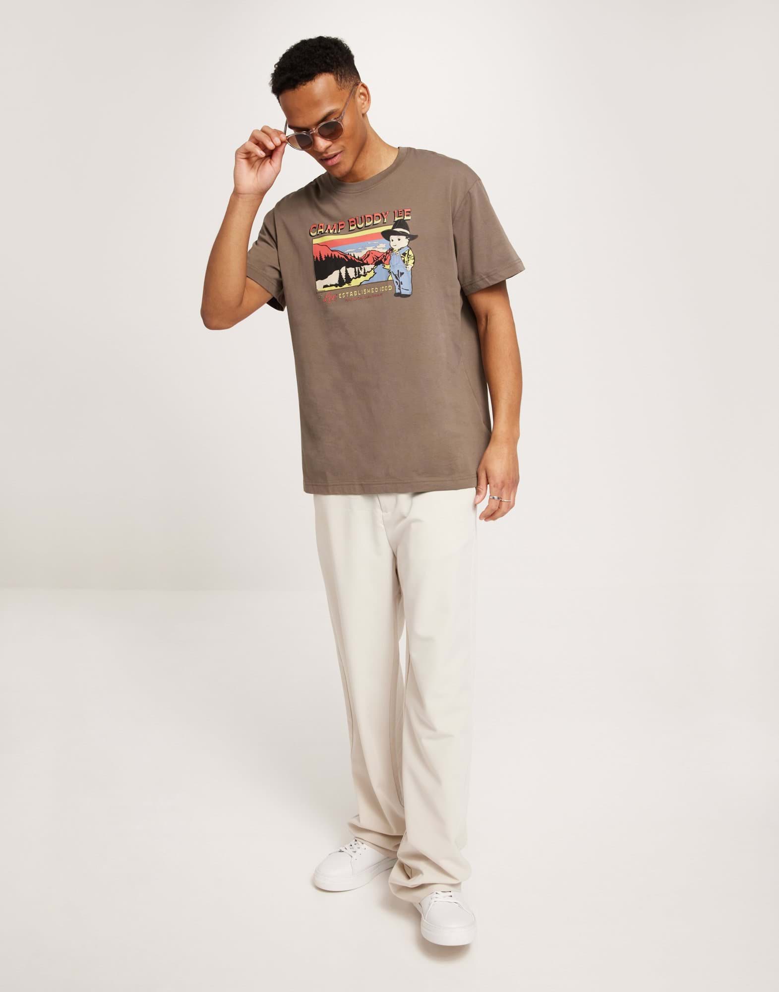 Buy Lee Jeans CAMP TEE - Pebble | NLYMAN