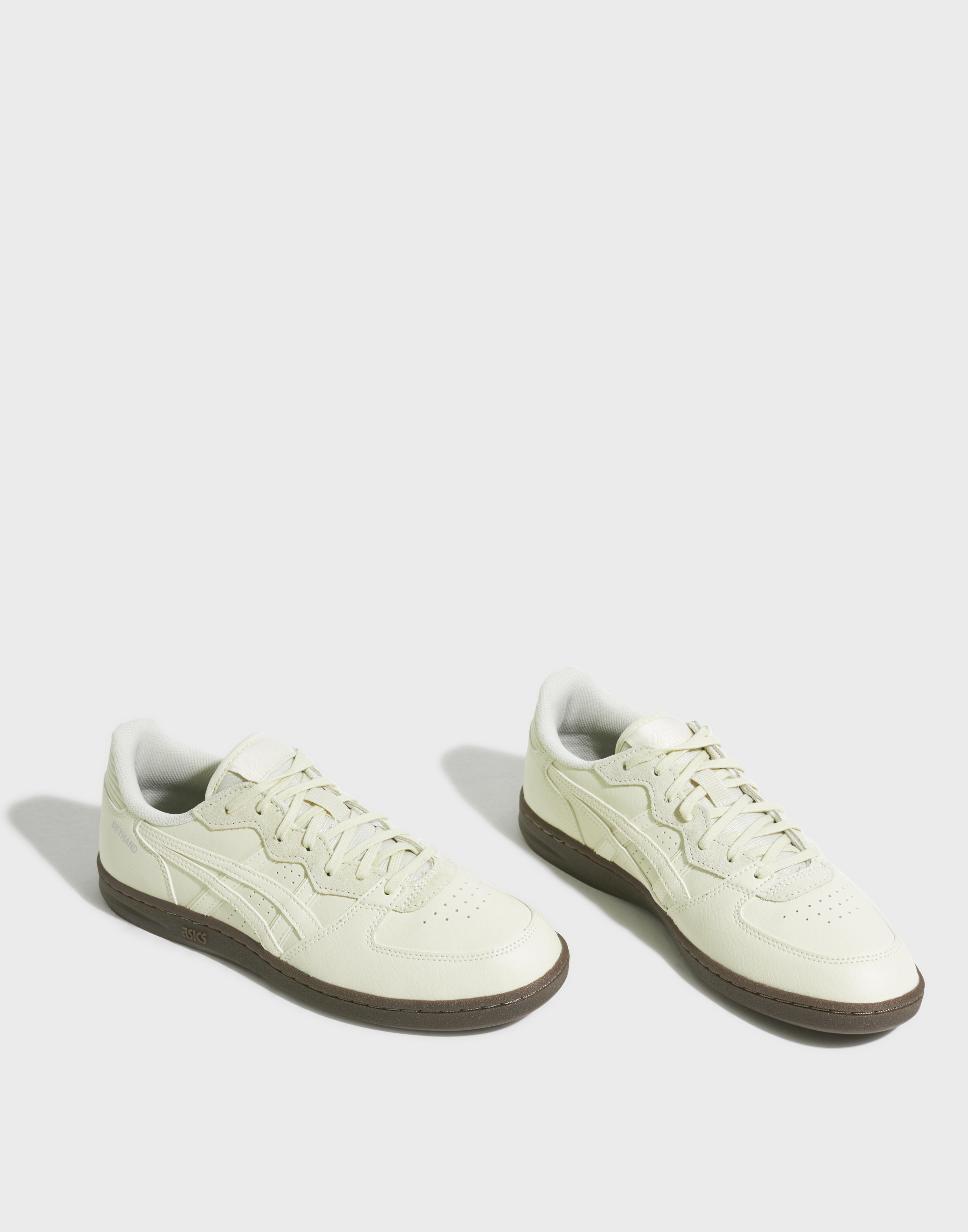 ASICS★国内発送★SKYHAND OG ユニセックス (22.5-30cm) Buy Asics SKYHAND OG - Oak | NLYMAN