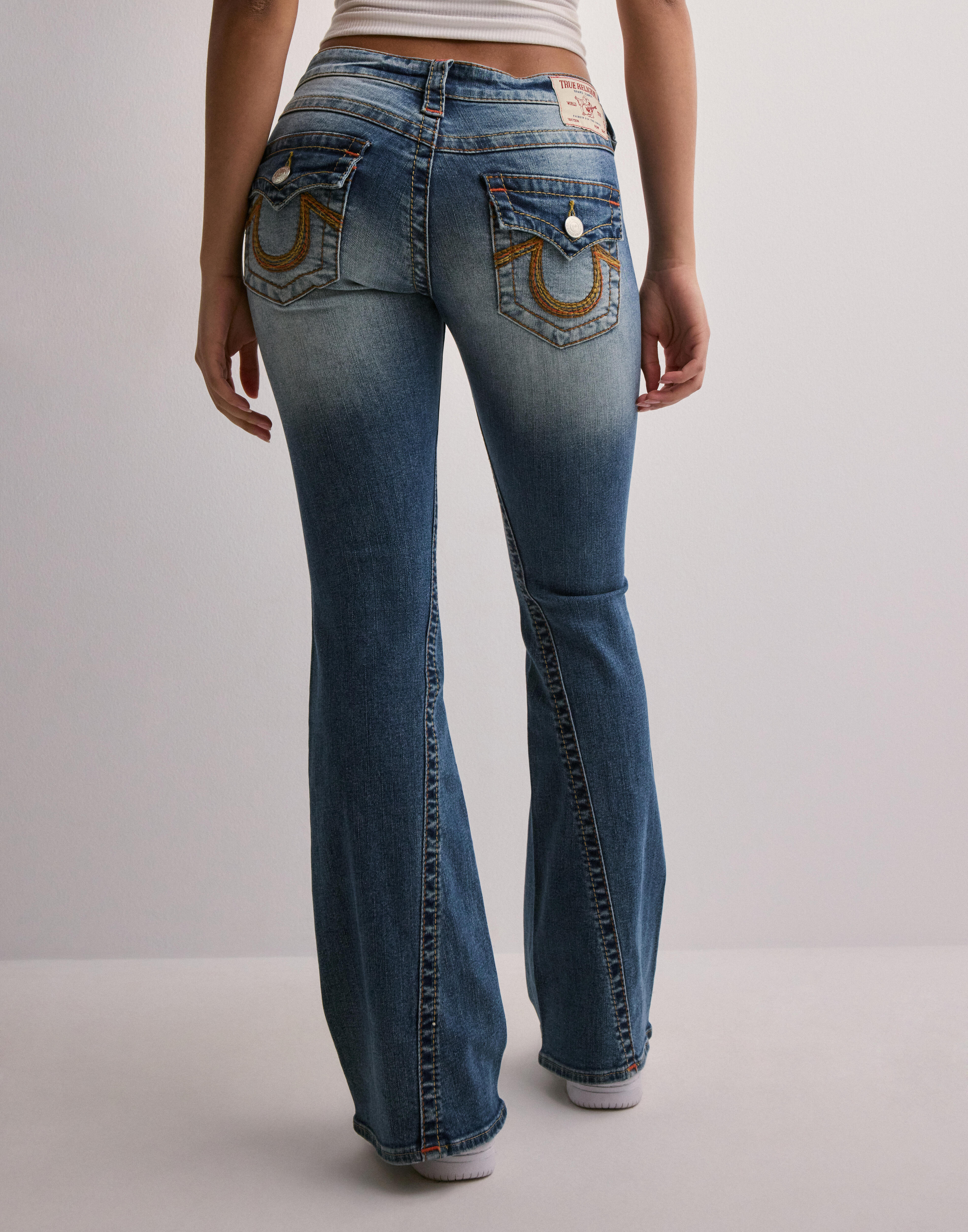 Buy True Religion RAINBOW PKT JOEY LR FLARE BIG T - ITONDA