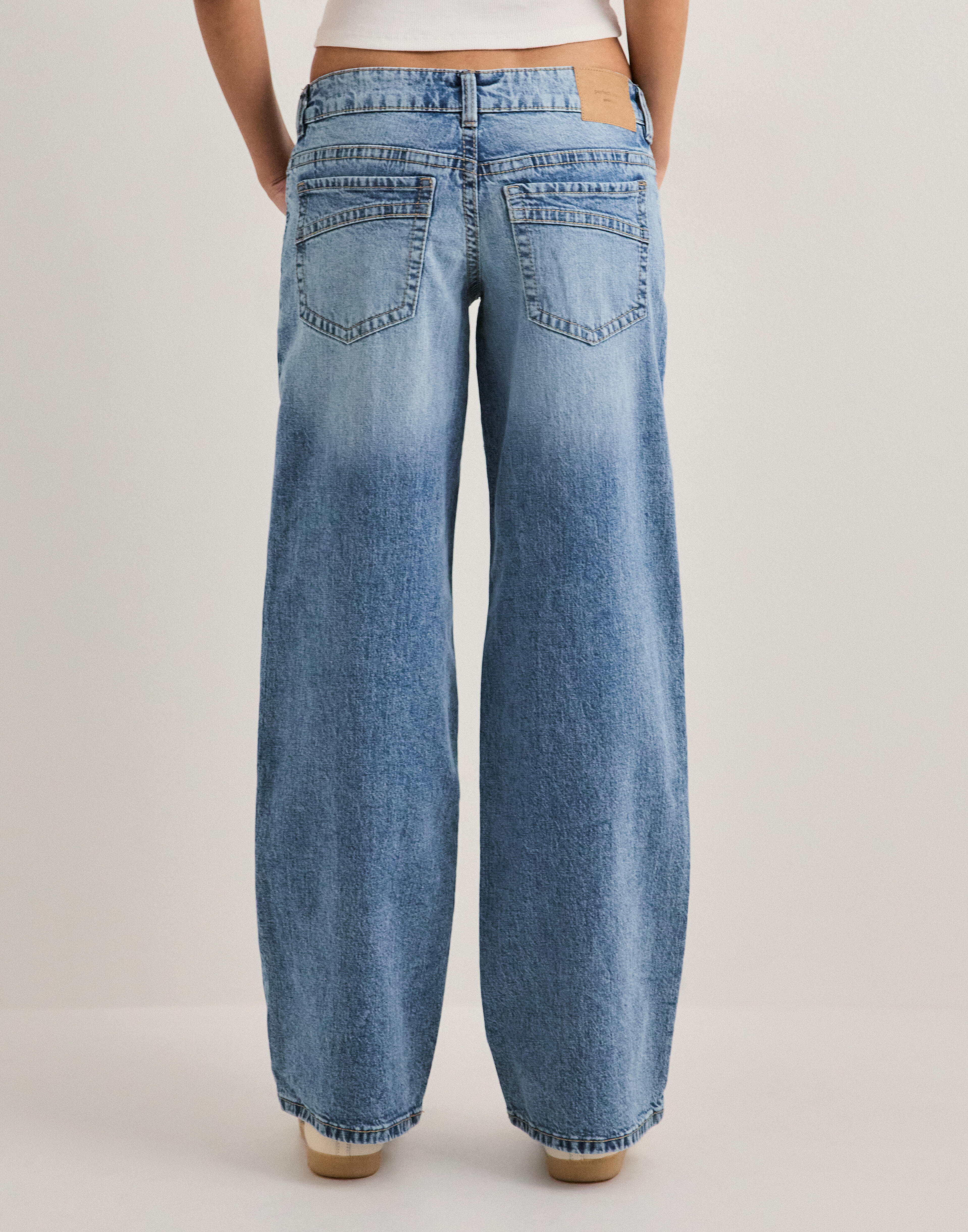 Buy Gina Tricot Ultra low wide jeans - Blue | Nelly.com