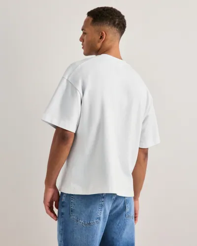 Que Sera Sera Boxy Blank Tee Oversized t-shirts t-shirts - bas herr – bild 3