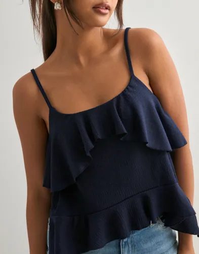 Nelly Cute Flounce Strap Top toppar dam – bild 3