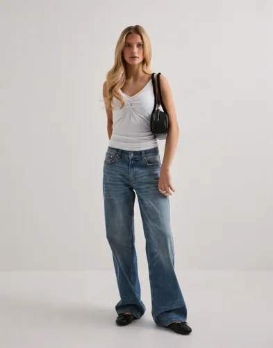 PIECES Pcmaliva Sl V-Neck Top Jrs Noos Bc linnen dam – bild 3