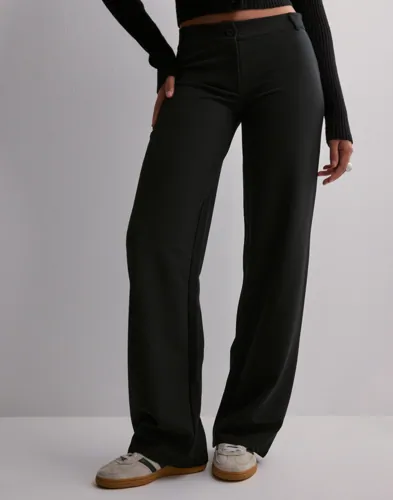 Nelly Keep It Up Low Waist Suit Pants kostymbyxor dam – bild 2