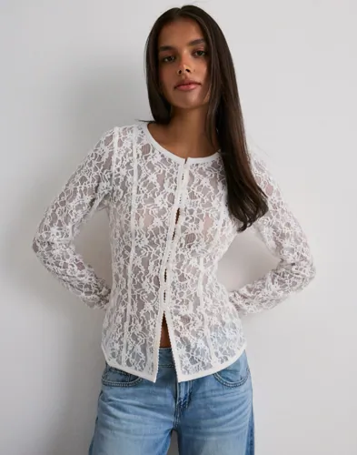 Nelly - Vit - Buttoned Lace Blouse