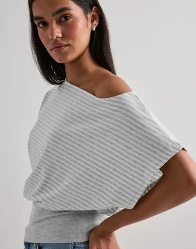 Nelly Soft Stripe Waist Top t-shirts dam – bild 3