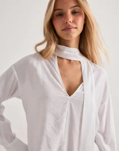 Nelly Scarf Blouse blusar dam – bild 3