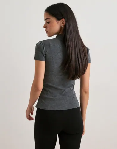 Nelly Collar Button Top blusar dam – bild 3