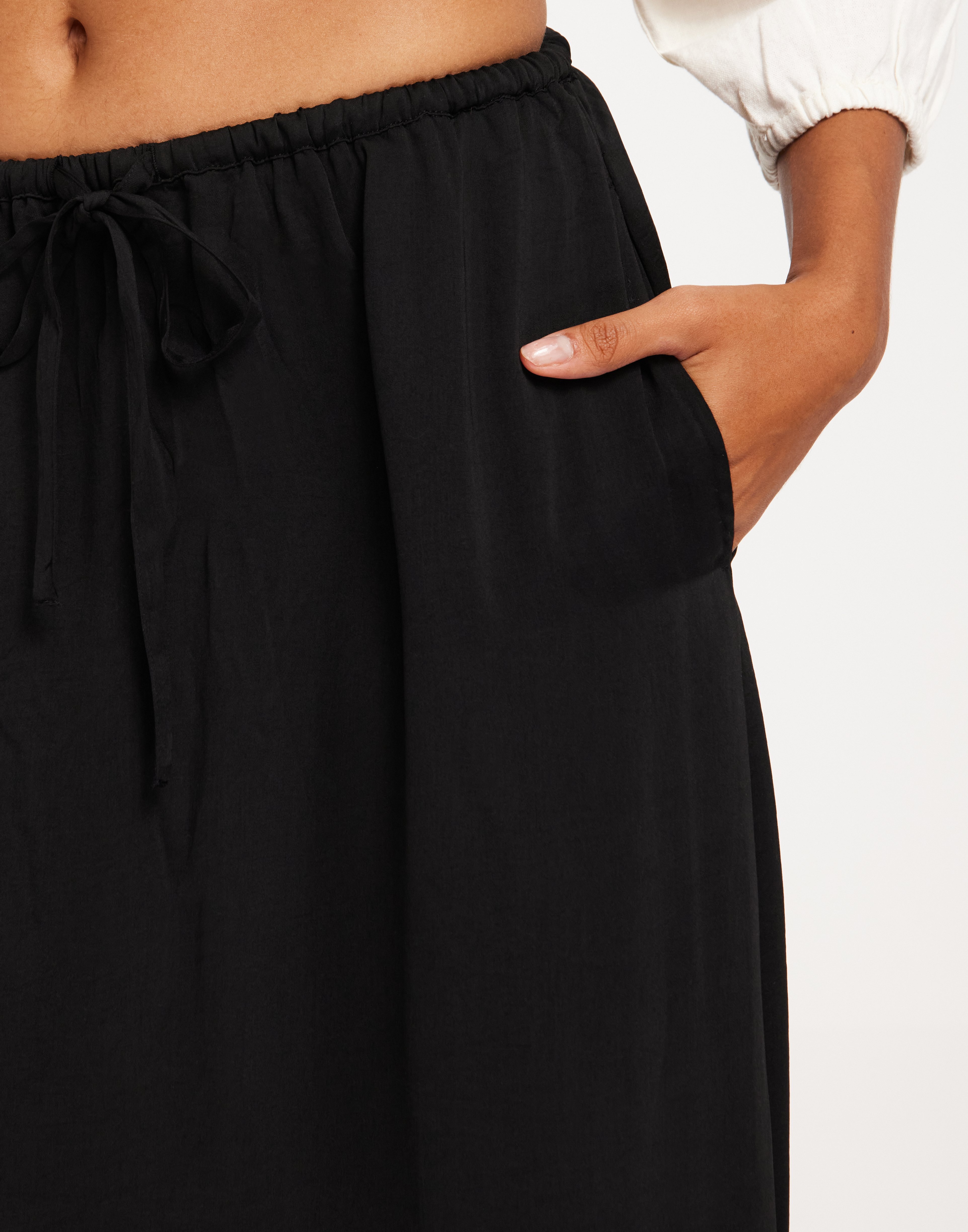 Vero Hw Flounce Skirt Black