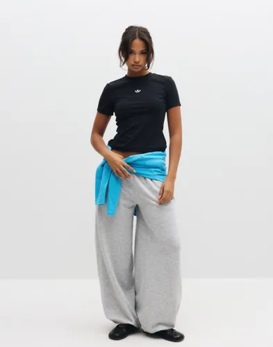 Adidas Originals Ess Pes Ss t-shirts dam – bild 2