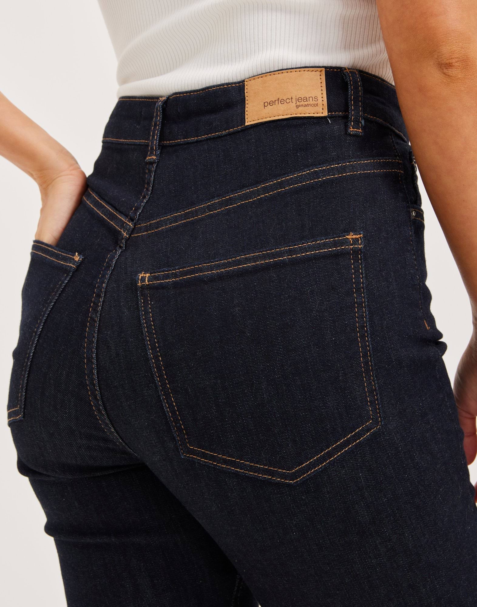 Osta Gina Tricot High waist slit jeans - Rinse | Nelly.com