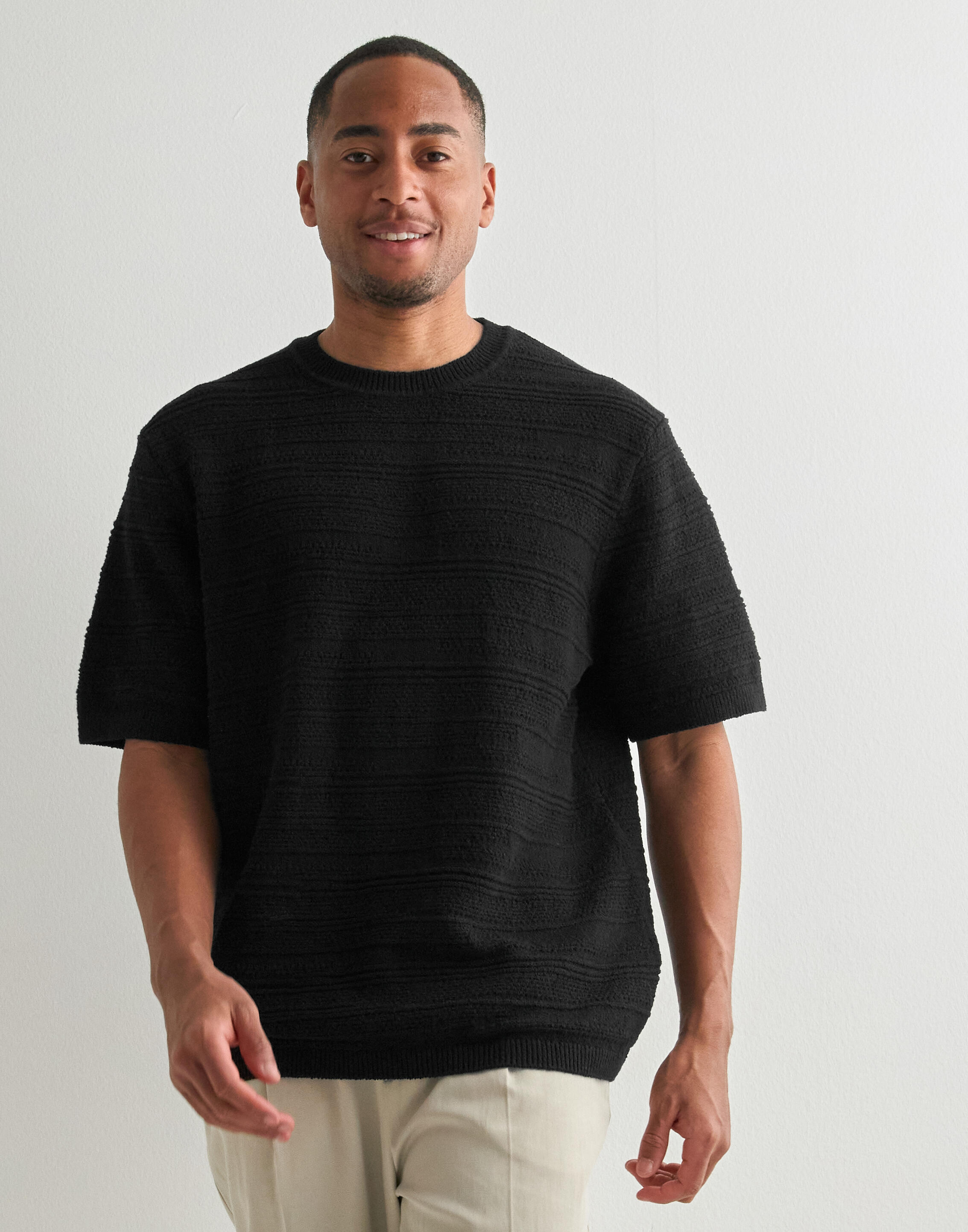 ★LUVISTRUE★SM MAIN CHARACTER TEE(BLACK)★正規品/直送料込 Buy Jack & Jones JJEURBAN EDGE STUDIO TEE SS O-NECK - Black