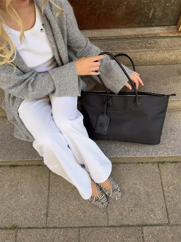 Nelly - Sort - The Nylon Shopper