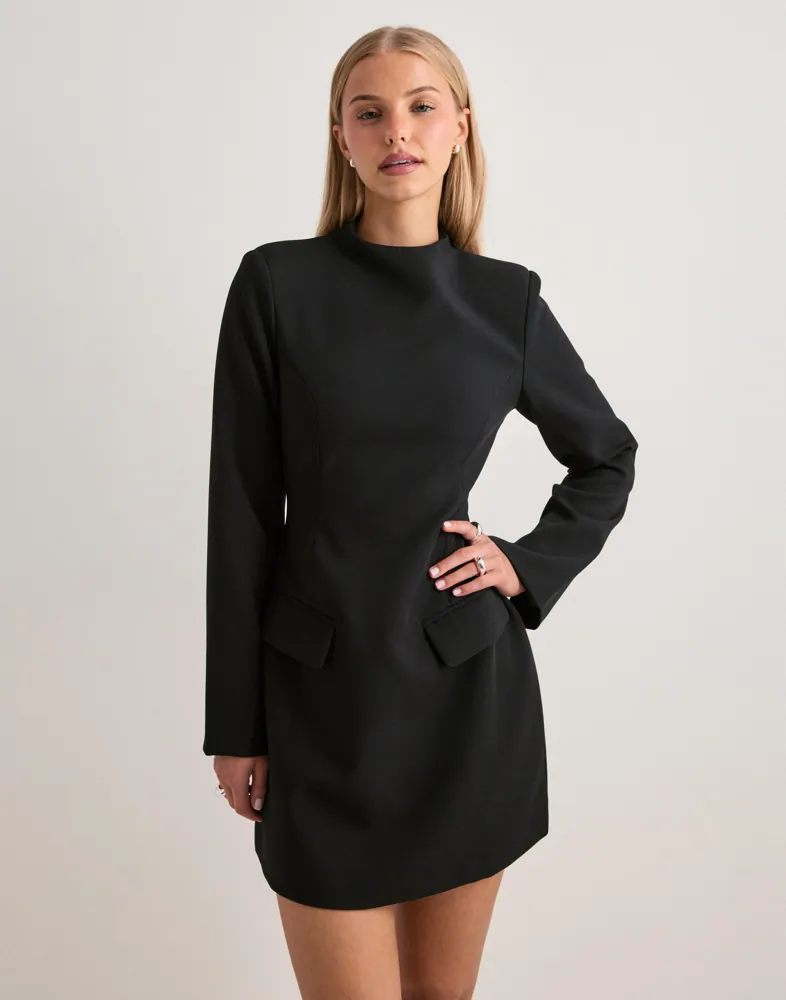 long sleeve shirt dress Womens Cotton Linen Maxi Loose Fit Swing Hem Pleated Tunic Dress Deep V Neck Solid Color Baggy Flowy Shift Dress Summer Casual Black Plus Size Long Dresses S Size:18m Story Book Long Sleeve The collared neckline keeps Scode:FA2025