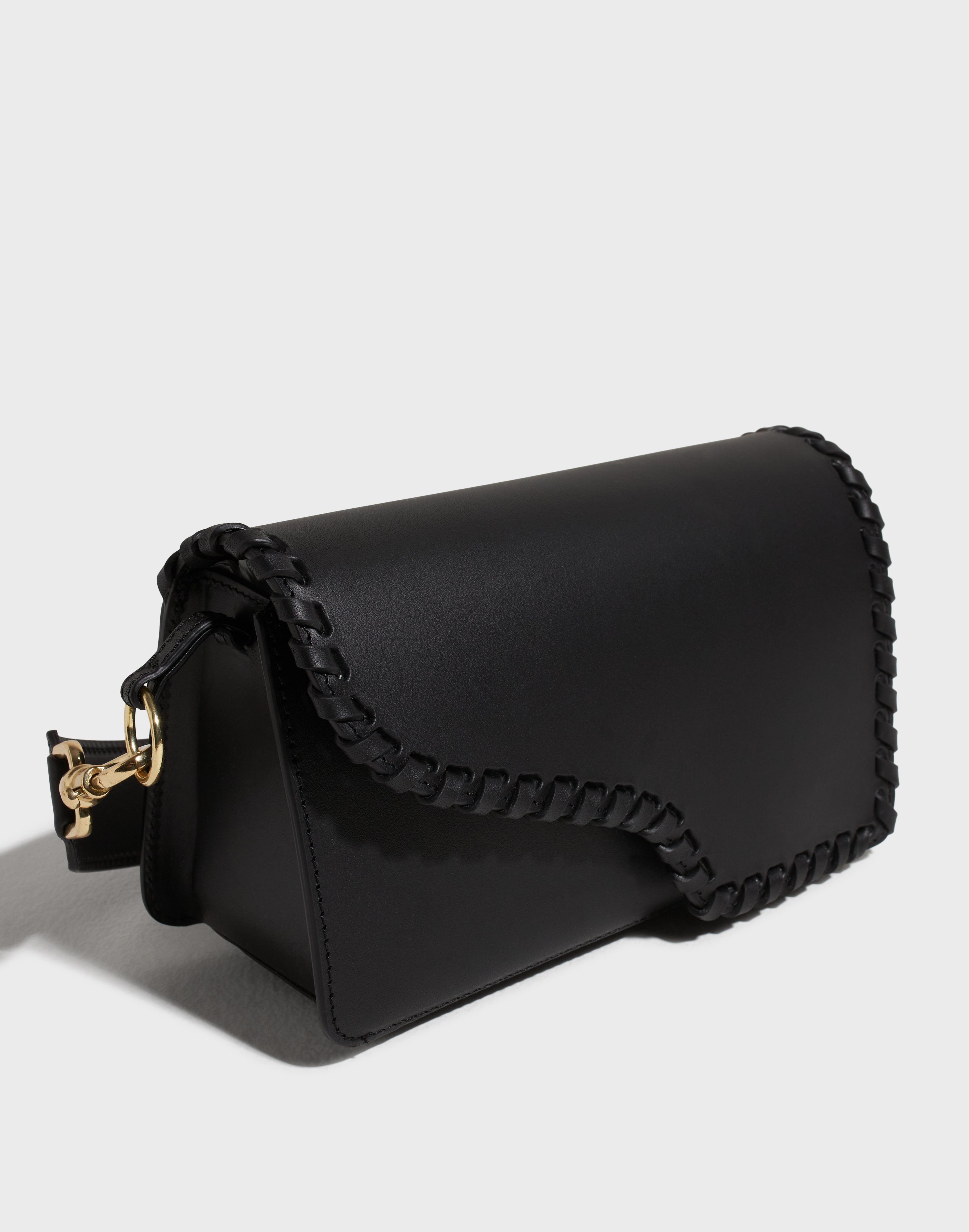 Buy ATP ATELIER Assisi Stitch Leather Shoulder Bag - Black | Nelly.com