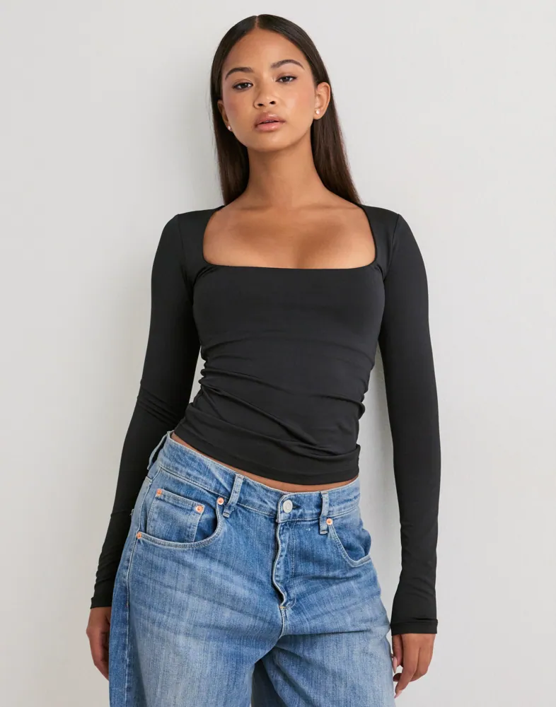 Built In Bra Scoop Neck Ls Top