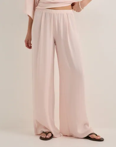 Nelly Flowy Satin Pants mjukisbyxor dam – bild 3