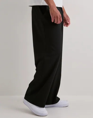 Que Sera Sera Walker Wide Suit Pant Kostymbyxor Svart