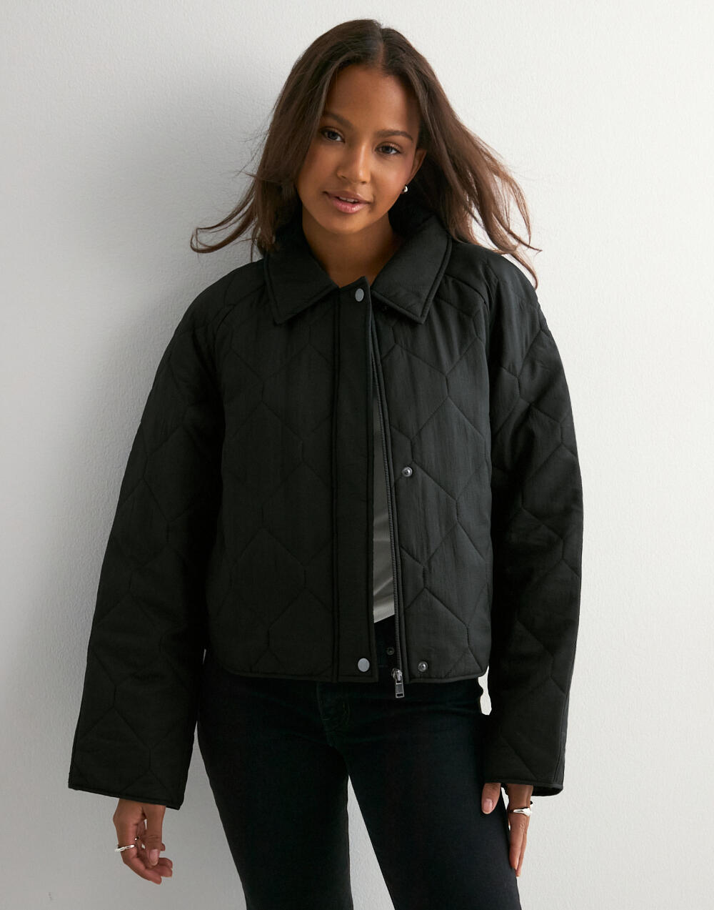 Buy Only ONLWALERIA SHORT QUILTED JACKET CC - Black | Nelly.com