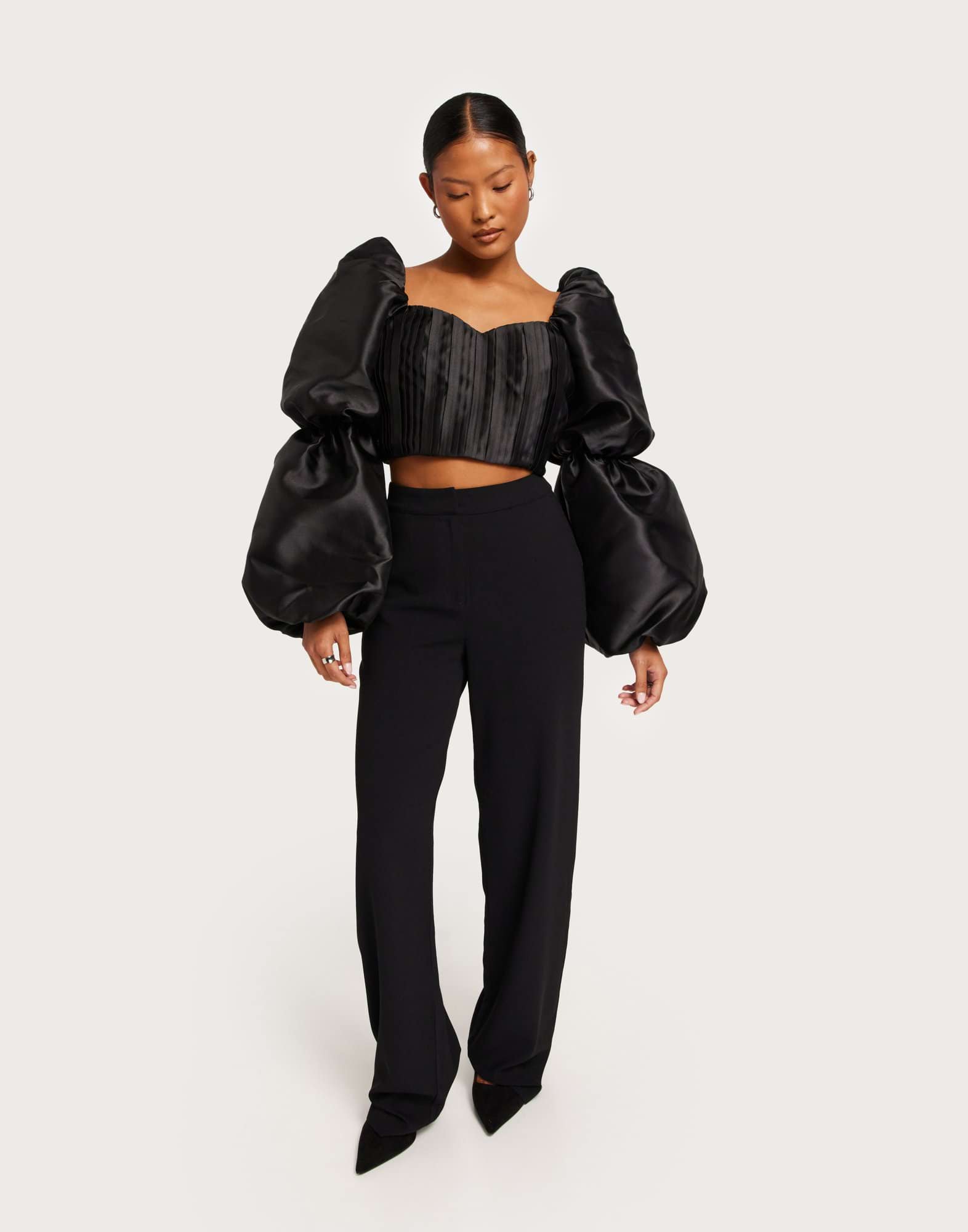Hannah pouf sleeve cropped top