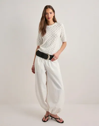 PIECES Pclelou Ss O-Neck Knit Noos Bc stickade tröjor dam – bild 2