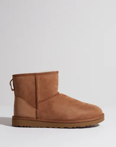UGG Classic Mini boots i brun mocka med fårpälsfoder