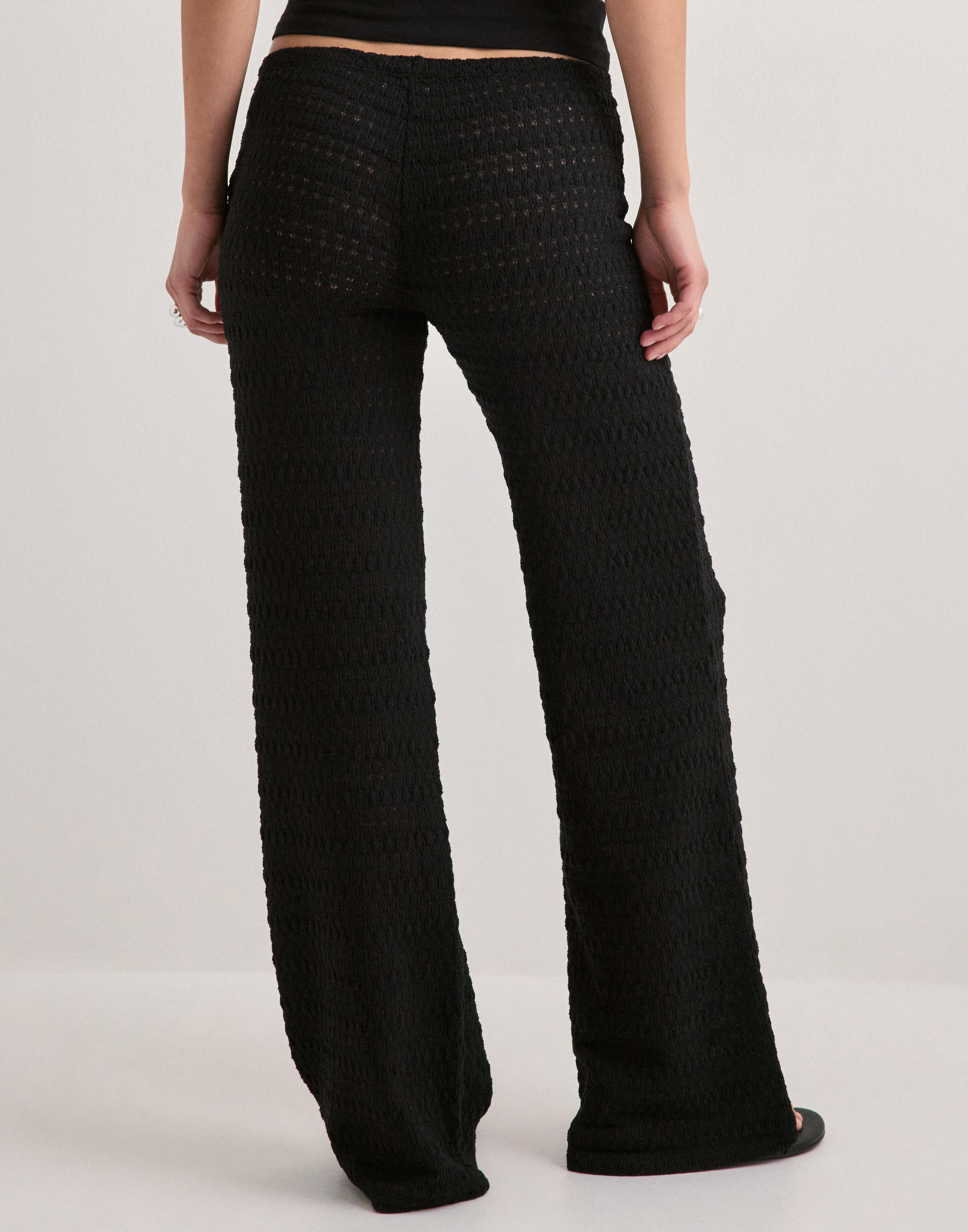 Buy Nelly Stunning Low Waist Structure Pants - Black | Nelly.com