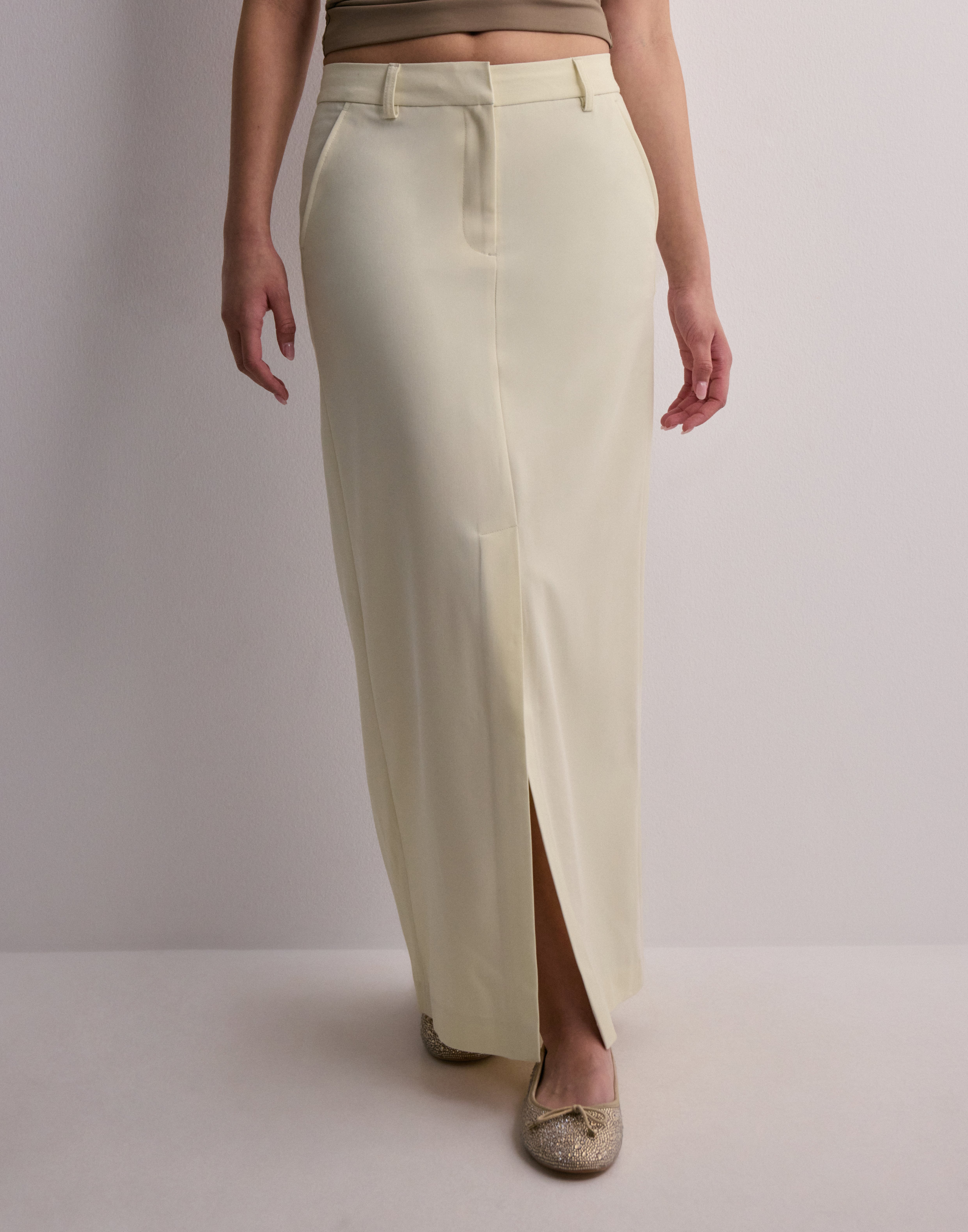 【NONCODE】Miel Daily Slit Long Skirt Buy JJXX JXMARY MW LONG SKIRT TLR - Bone White | Nelly.com