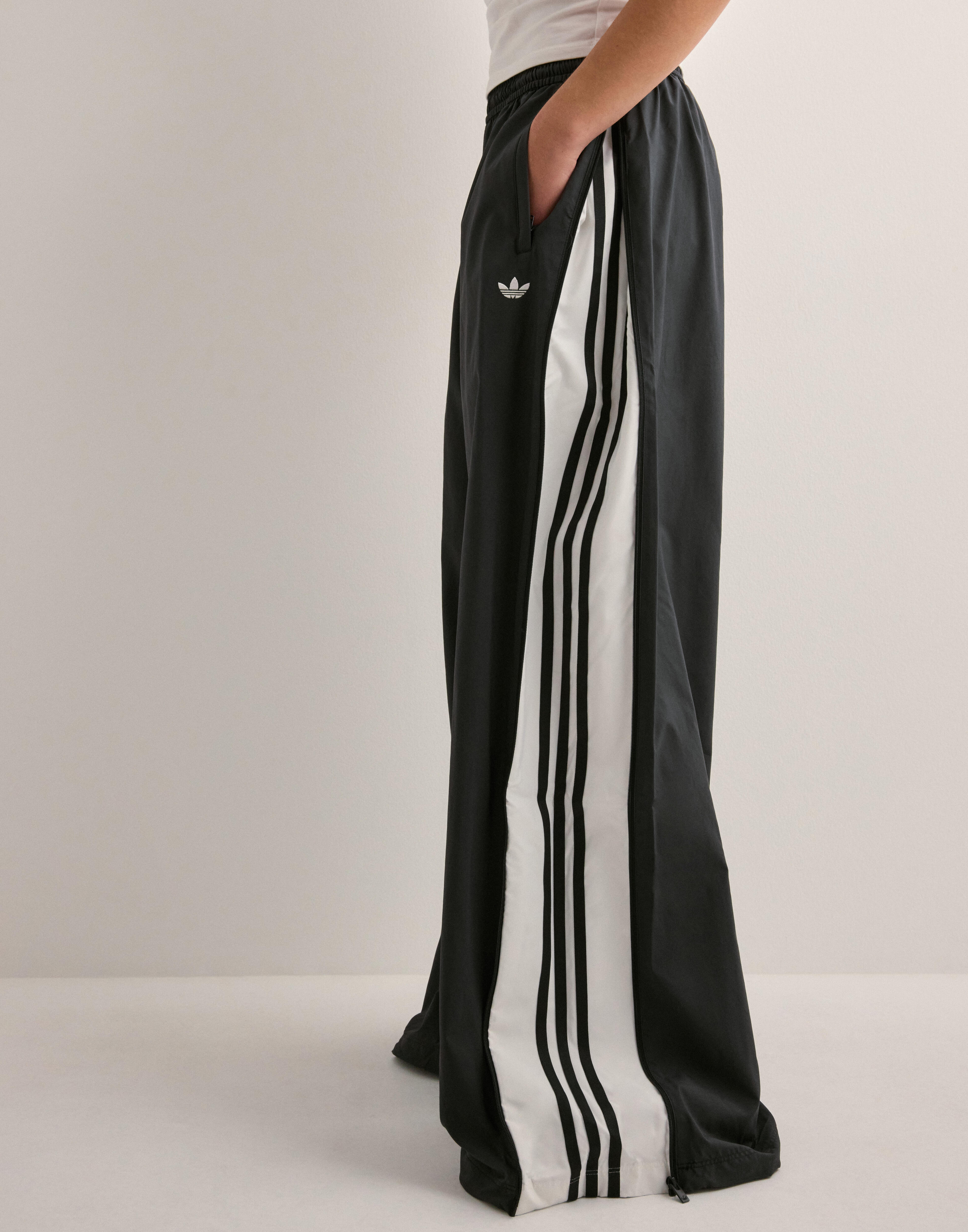 Buy Adidas Originals WOVEN TP - Black | Nelly.com
