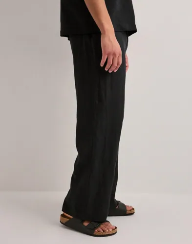 Que Sera Sera Logan Loose Linen Pant Linnebyxor herr – bild 3