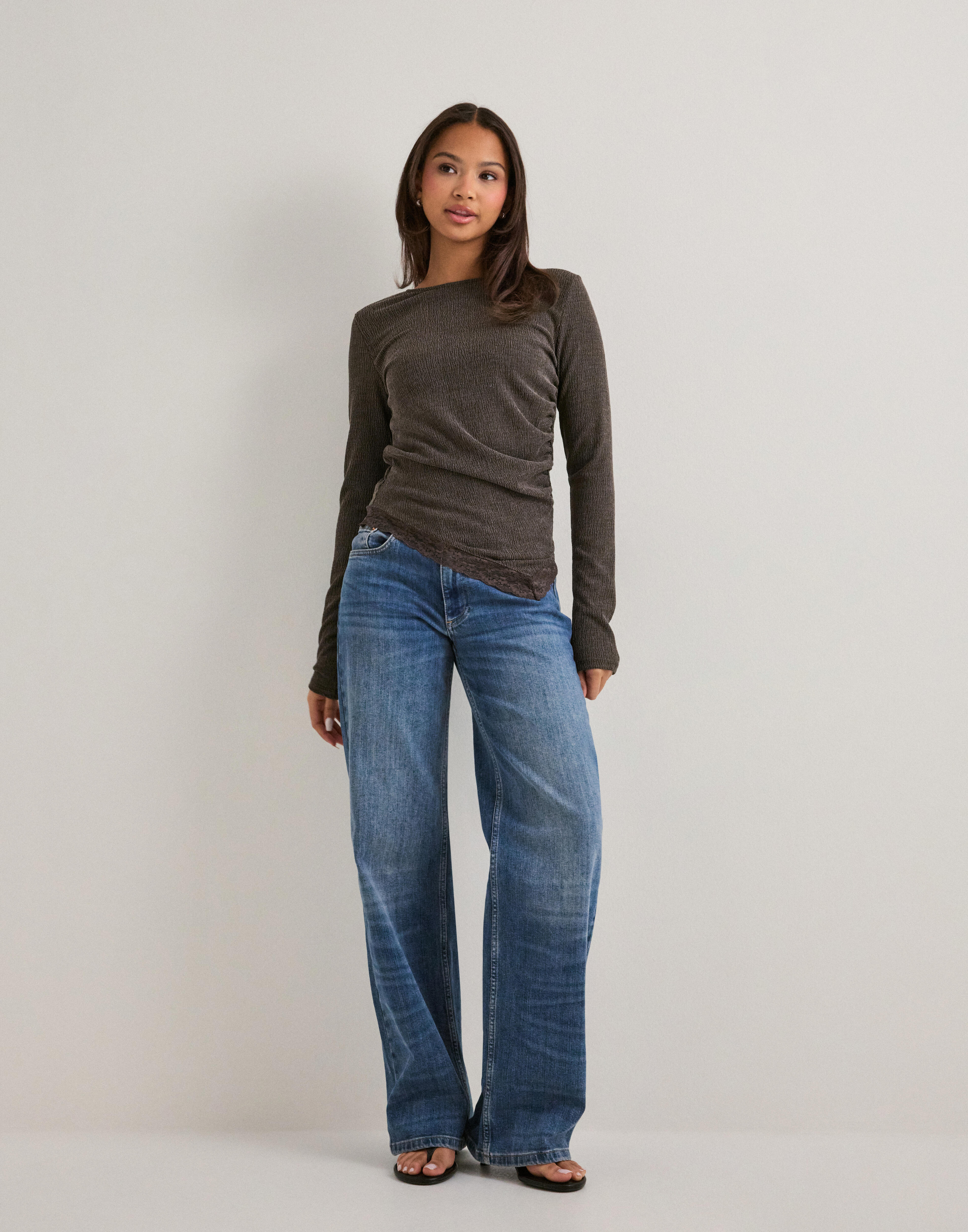 Buy Vero Moda VMLUNA LS ASM LACE DETAIL TOP JRS E - Chocolate